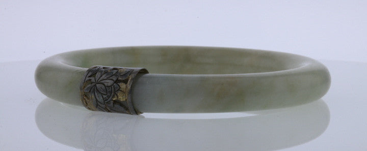 MING'S 56.5g 14KYG CARVED LAVENDER JADE BANGLE WITH BOX SIZE 7.25 - Hawaii  Estate & Jewelry Buyers